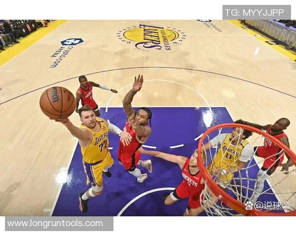 湖人对阵雷霆精彩对决直播全程回顾与赛后分析