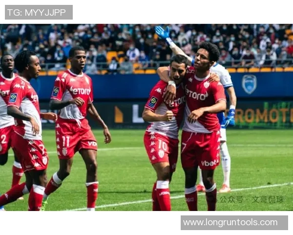 阿森纳与摩纳哥激战成平局双方在友谊赛中各取一分